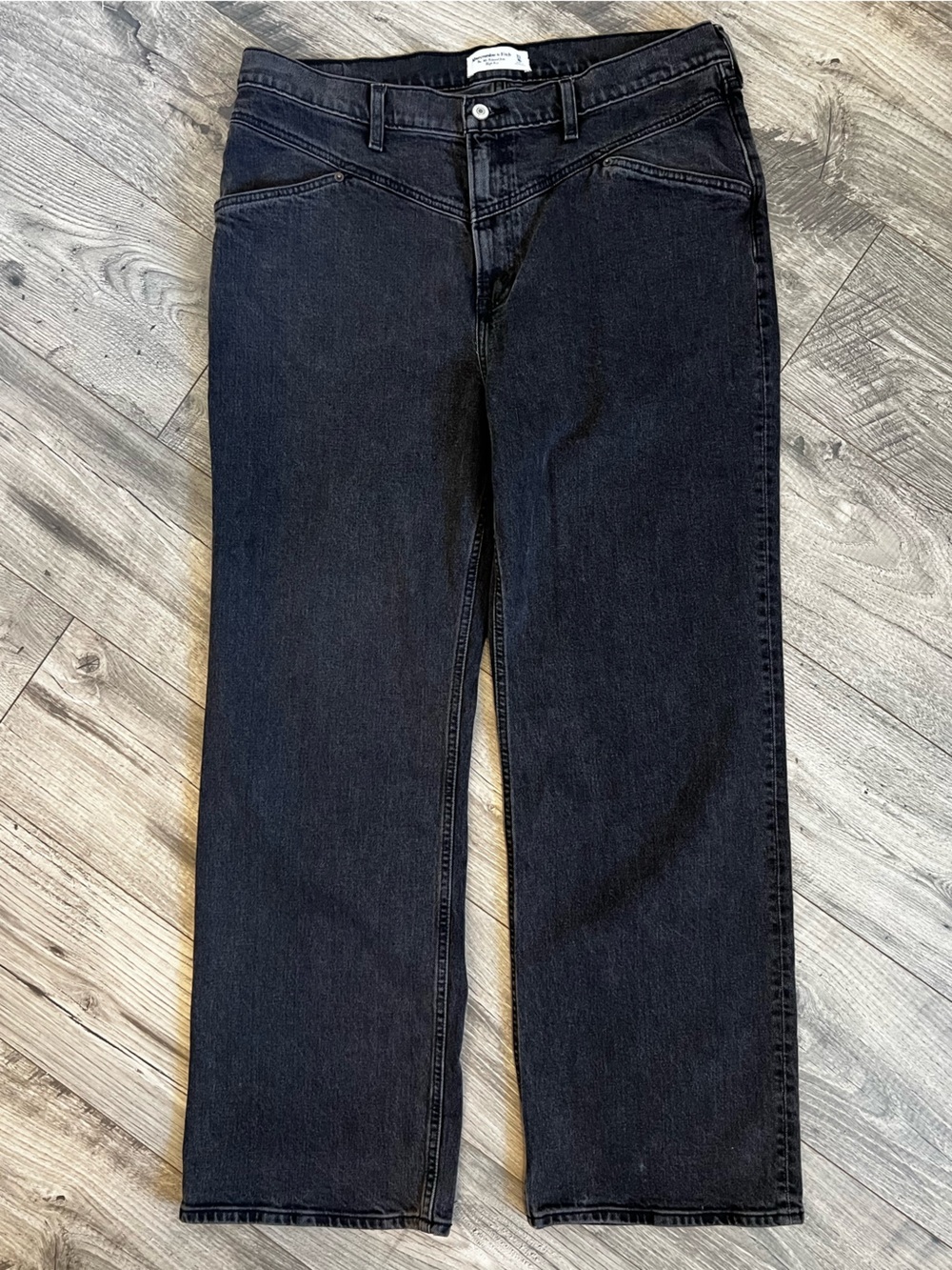 Abercrombie & Fitch Black The '90s Relaxed Jean High Rise- Size 16